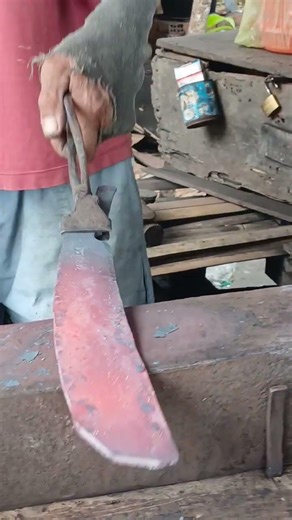 It seems like this is how to make a short machete #blacksmith #don't miss it #Short #satisfying