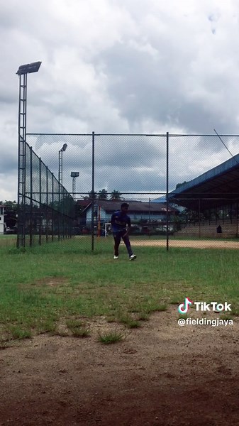 Flat Catchs 100 Challenge: Win a New Leather Bat!