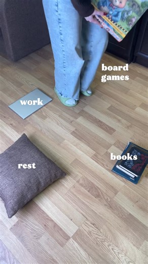 𝐂𝐫𝐨𝐰𝐃 𝐆𝐚𝐦𝐞𝐬 | 𝐁𝐨𝐚𝐫𝐝 𝐆𝐚𝐦𝐞 𝐏𝐮𝐛𝐥𝐢𝐬𝐡𝐞𝐫 on Instagram: "What would you choose? 🤔 #tabletop #memes #boardgames #player #bgg"