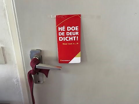 Hoe doe je een deur dicht vanuit een rolstoel? Uitdaging? Deze rolstoelgebruikster deelt haar tip.