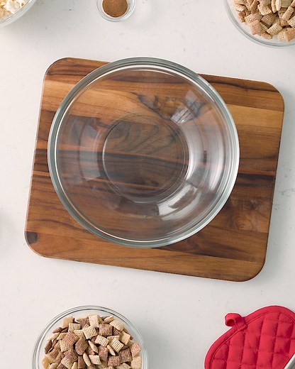 3.2K views · 1K reactions | The secret ingredient is nostalgia. Mix up some holiday memories with our delicious Snickerdoodle Chex Mix recipe. | Chex | Facebook