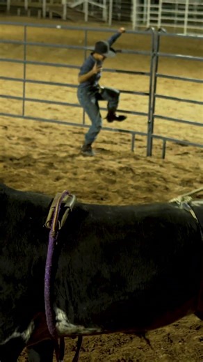 Cavern City Bucking Bulls – WILD Ride #bullriding #rodeo