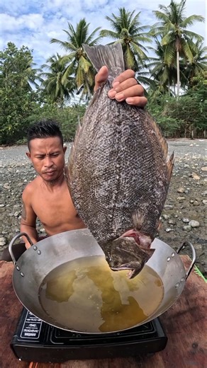Fisherman Frying a Massive Flounder Fish! 🔥