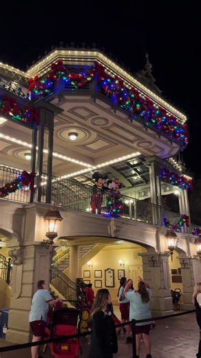 Explore Mickey and Minnie at Magic Kingdom