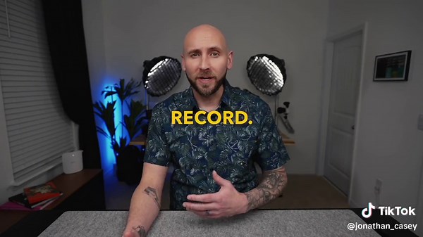 Did you know you can now record from 2 different cameras at the same time in 4K and save each video clip individually on the Galaxy S24 Ultra? It’s called dual record and it works great! It’s perfect if you have kids and want to capture moments from different perspectives. #samsung #samsunggalaxy #galaxys24 #galaxys24ultra #samsungai #spatialvideo #samsungcamera #tech #techtok #joncasey