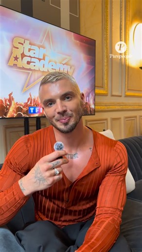 Jonathan Jenvrin se confie sur son rôle à la Star Academy 💬✨ @jonathanjenvrin @staracademytf1 @tf1 Lors de la conférence de presse de la saison 2025-2026 de la Star Academy, Jonathan Jenvrin, le nouveau professeur de danse, s’est livré sur sa vision de l’enseignement et la relation qu’il souhaite créer avec les élèves 💫🩰 “Exigence, bienveillance et passion” — voilà ses maîtres-mots. 👉 Hâte de le découvrir à l’œuvre dans le château ? Partagez vos attentes en commentaire 💬 #Purepeople #Bestim