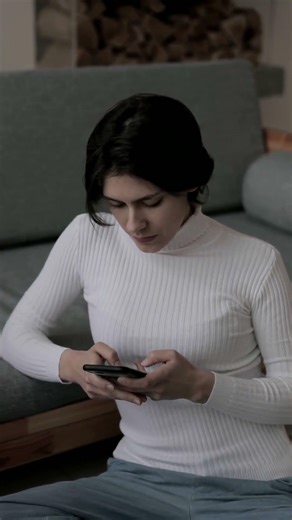 89% of People Hallucinate Phone Vibrations. You're Doing It Now