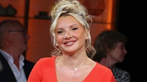 Ungewohnter Look: Mit neuem Haarstyling ist sie kaum wiederzuerkennen