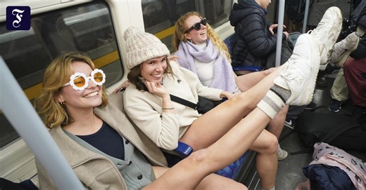 „No Trousers Tube Ride“: U-Bahn-Fahrt ohne Hosen