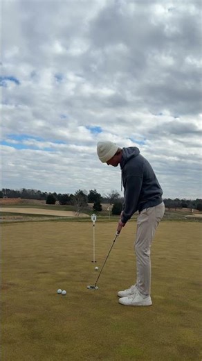 5 weeks removed from hip labrum surgery…and the putter’s finally back in my hands - PROGRESS 📈📈📈