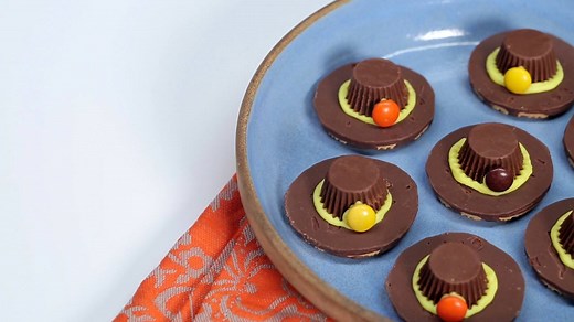 How to make chocolate pilgrim hats for Thanksgiving. | TIME