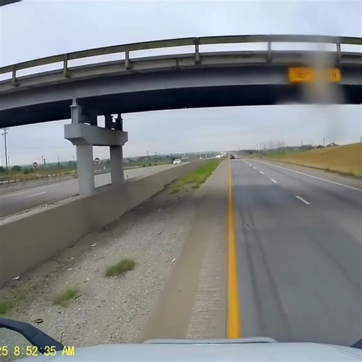 Slow down, trucker! 🤦 #dashcam #trucktok #cdldriver #owneroperator #kenworth #peterbilt #truckingnation #semitruck #truckdriver | TruckTok