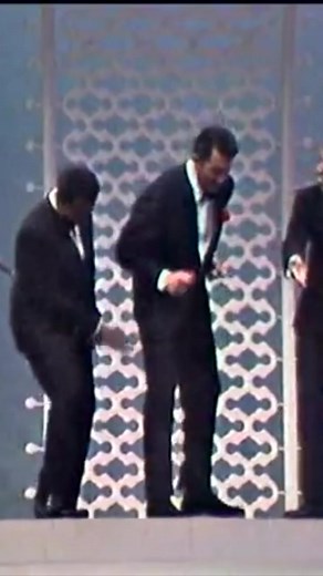 610K views · 18K reactions | Stepping into the weekend like #deanmartin #tgif #movelikedeanmartin | Dean Martin | Facebook