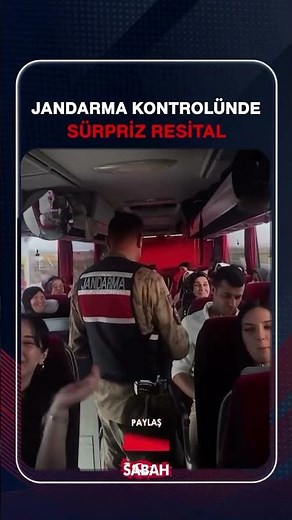 Surprise recital during a gendarmerie checkpoint