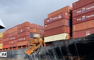 New assessment shows many more containers fell overboard from freighter off Victoria