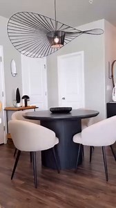 46.46" Round Dining Table for 4-6, Farmhouse Fluted Kitchen Table, Modern Circle Dining Table for Kitchen,Living Room(Table Only)