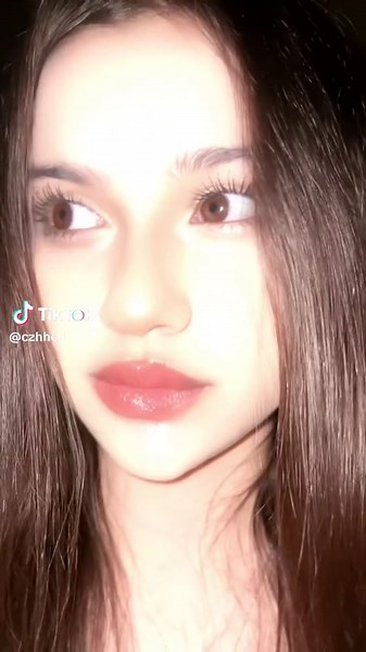 Understanding Flash Effects in Videos