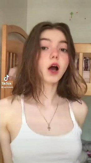 海外美女ポロリ【TikTok】