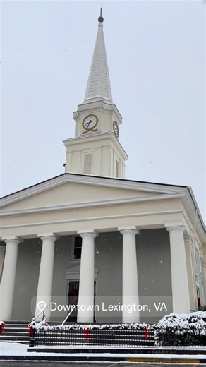 Our storybook town is getting an early first show of the season! ❄️ @city_of_lexington has been hard at work getting the streets cleared, and merchants were up early shoving their sidewalks to keep our neighbors safe. Bundle up and take a walk downtown to grab some lunch and #shopsmall and #shoplocal ! #shopsmallbusinesses #storybooktown #hallmarktown #christmastown #smalltownchristmas #smalltowncharm #firstsnow #lexingtonva #lovelexva #smalltownchristmas #visitvirginia #christmasinvirginia | Ma