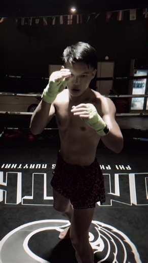 Shadow boxing is where every fighter begins. It’s used to warm up, refine technique, and build muscle memory — helping you move with speed, balance, and precision. You practice combinations, footwork, and defense while visualizing an opponent. It sharpens focus, improves timing, and connects mind and body — making it one of the most powerful tools in Muay Thai training. 💥 Come experience authentic Muay Thai at Song Thai Muay Thai, Phi Phi Island 🇹🇭 #MuayThai #SongThaiMuayThai #ShadowBoxing #A