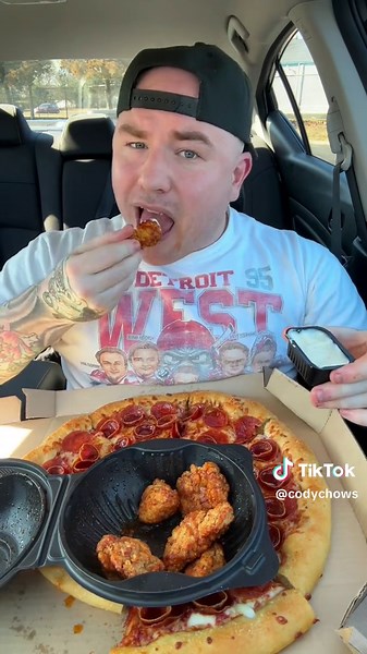 Tasty Review of Pizza Hut Hot Honey Wings & Pizza