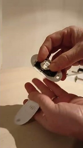 Space control telecomando AJAX sostituzione batteria e QR CODE