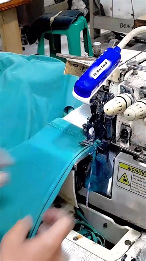 overlocking side seams with side slits. 🪡 #reels #sewing #overlock #serge #costura #foryoupage | Rus Tandi