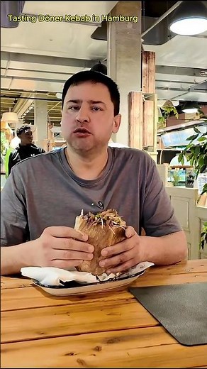 🔥🥙 Hamburg's Famous Döner Kebab! 🇩🇪 #döner #hamburg #streetfood #foodandtravel