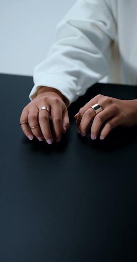 fingers tap on table asmr