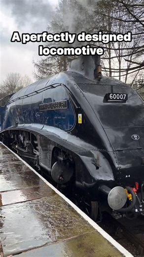 Sir Nigel Gresley looking as perfect as ever! | Down The Line Rail