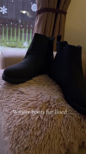Fur lined ladies boots. Heavy grip #bootswiththefur