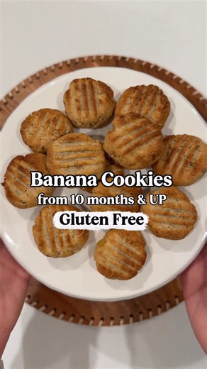 Flora Grimaliuc on Instagram: "So many moms asked me for a baby-friendly cookie recipe, so here it is 🤍 Perfect for babies 10 months+ and toddlers — and a healthy snack for us too. Keep in mind: • Use ¾ cup almond flour if you want them extra soft (great for babies). • You can skip the peanut butter if needed. • For healthy fats, you can add 1–2 tbsp coconut oil, it also makes the cookies even softer. The dough will be sticky, and that’s totally normal, so don’t worry! If it feels too sticky to