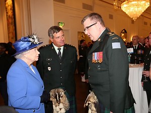 Calgary Highlanders meet Queen, commemorate First World War in London