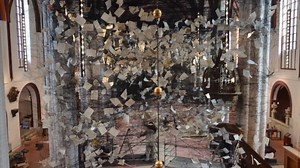 3.4K views · 49 reactions | #LastCall für #LOSTWORDS von Chiharu Shiota 塩田千春 in der Nikolaikirche (Berlin)! Seht hier im Zeitraffer, wie die Installation entstanden ist. Nur noch bis 19.11.17 im Nikolaiviertel zu sehen. https://www.stadtmuseum.de/ausstellungen/lost-words-chiharu-shiota | Stadtmuseum Berlin | Facebook