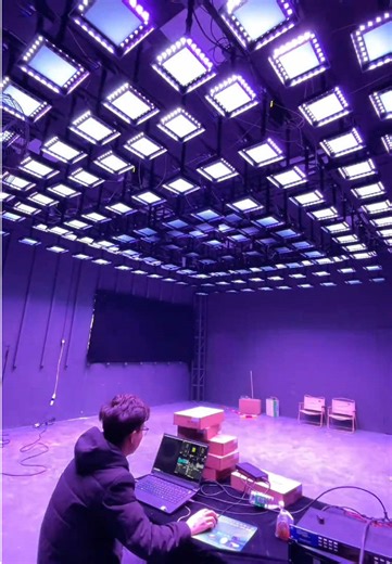 The installation of such club lighting is extremely simple. #clublighting #nightclub #ClubVibes #lightingdesign #discolights #eventlighting #ledlights #wavelight #sdiplight