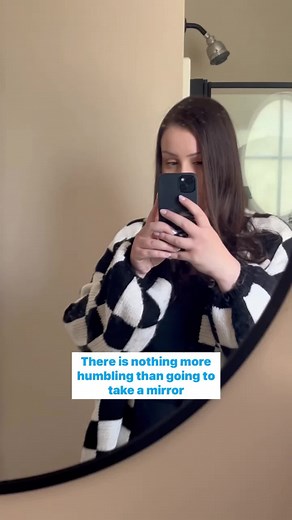 🧼 A dirty mirror is the worst! Don't get caught in this fashion faux-pas. Keep your selfies spotless with our cleaning coatings for glass and mirrors! 🤳✨ . . . . #spotlessmaterials #spotless #selfie #cleaning #cleaninghacks #cleantok #cleaning101 #mirrorselfie