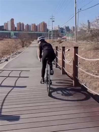 Carbon Bike Crash: A Cycling Fail Story