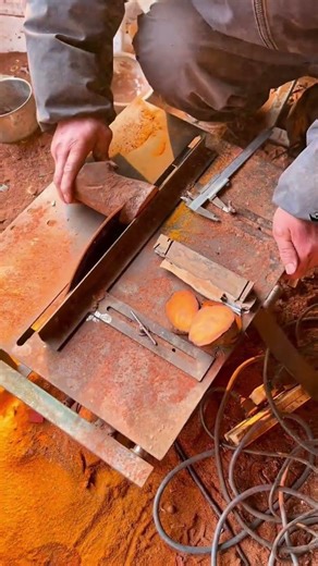 cutting hard wood into small round slices precisely with a table saw for various crafting projects