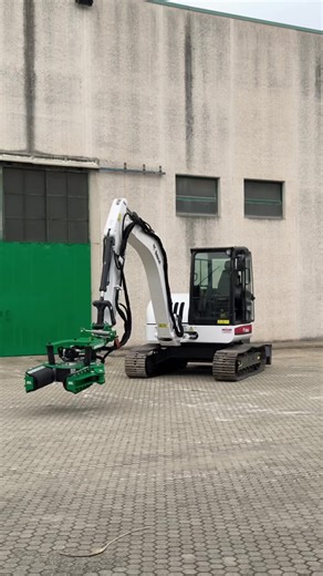Applicazione S.P.A.R.E B2 su Escavatore Bobcat