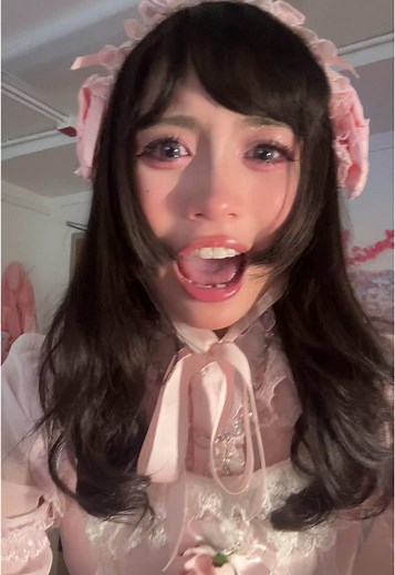 Jeune Till: Alien Stage Plush Collaboration