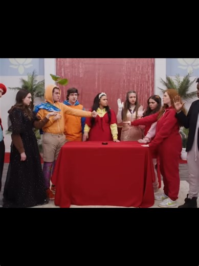 If among us was dress to impress-si among us fuese en dress to impress en la vida real #amongus #dresstoimpress #roblox #shilohandbros #impostor