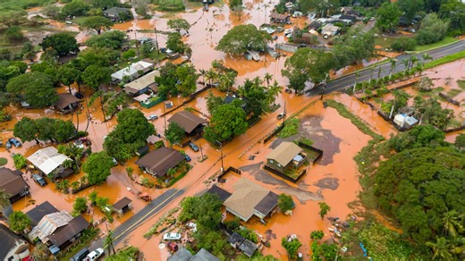 Hawaii hit with worst floods in 20 years