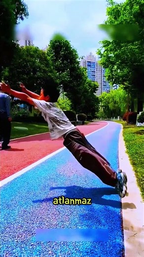 Who Knows How to Jump Correctly! 🏃‍♂️😱😂