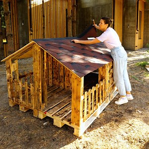 Don't rush to throw away the pallets, build a house! 🙆 | 5-Minute Crafts