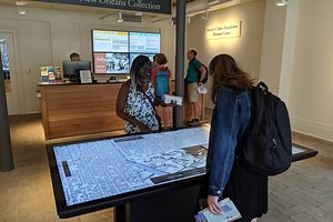 Strategies for Using Maps in Interactive Digital Exhibits