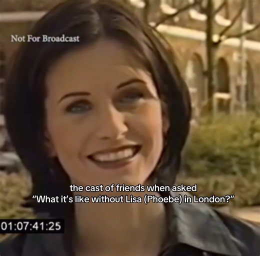 The Cast of Friends Reflects on Lisa Kudrow