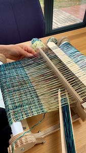 Weaving a handwoven scarf using a pick up stick to introduce some texture. I finished knitting so I am using the left over handdyed @mrb_birdstreetyarn yarn for this weave. If you fancy having a go at weaving with a pick up stick we have two kits in our shop with pick up sticks. Our weaving kits are available in our TabbyandTweed website shop: https://www.tabbyandtweed.co.uk/shop-rigid-heddle-loom-kits-and-accessories for delivery within the UK, USA and Canada. #rigidheddleloomweaving #rigidhedd