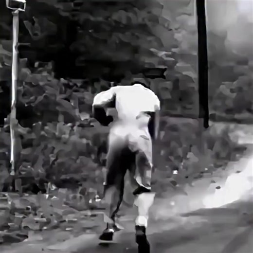 The original pound-for-pound king 👑 Sugar Ray Robinson — speed, power, perfection. Boxing will never see another like him 🥊 #SugarRayRobinson #PoundForPound #BoxingLegend #GreatestEver #SweetScience #BoxingHistory #GOAT #FightFilm | BTR Boxing Podcast Network