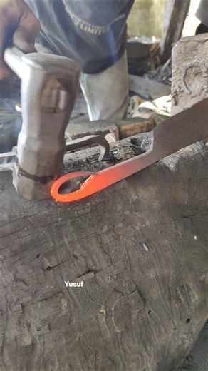 the process of forming a kitchen knife handle #tutorial #medievalblacksmith #blacksmith #shorts #fyp