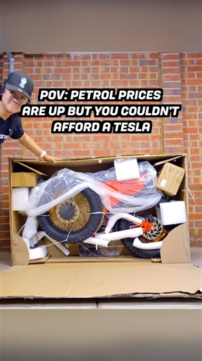 Unboxing the Ridewave Sports E-Bike - With Petrol price at $3 I am biking to work now.
